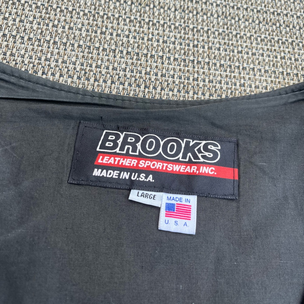 Brooks Leather Sportswear Men’s Vest - Picture 6 of 6